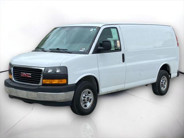 Photo of 2018 Summit White GMC Savana 2500