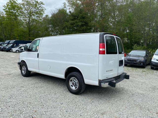 Photo of 2018 Summit White GMC Savana 2500