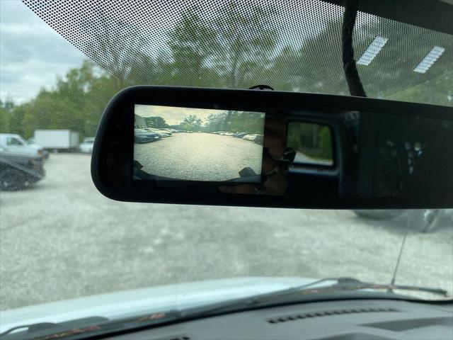 Photo of 2018 Summit White GMC Savana 2500