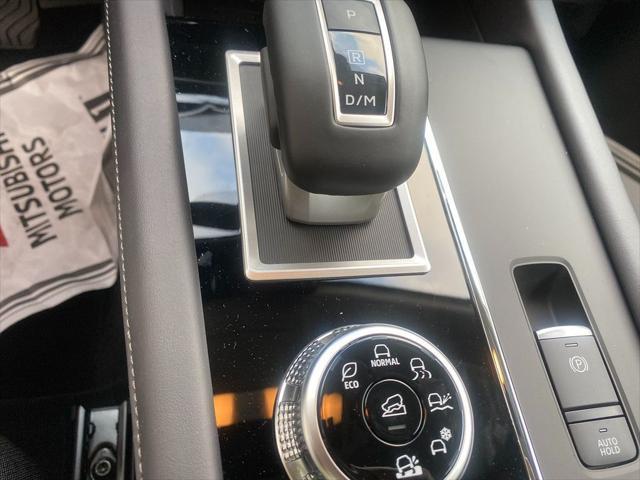 Photo of 2023 Alloy Silver Metallic Mitsubishi Outlander PHEV