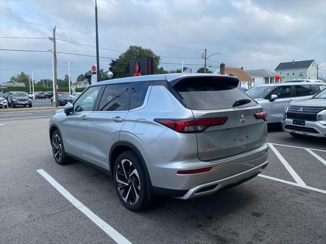 Photo of 2023 Alloy Silver Metallic Mitsubishi Outlander PHEV