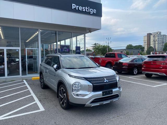 Photo of 2023 Alloy Silver Metallic Mitsubishi Outlander PHEV
