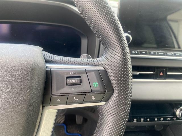 Photo of 2023 Alloy Silver Metallic Mitsubishi Outlander PHEV