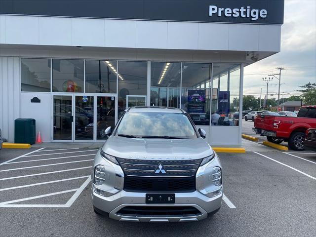 Photo of 2023 Alloy Silver Metallic Mitsubishi Outlander PHEV