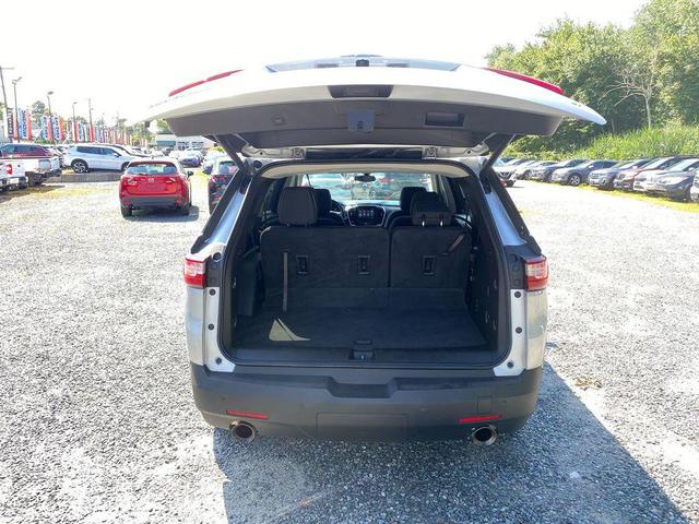 Photo of 2019 Silver Ice Metallic Chevrolet Traverse