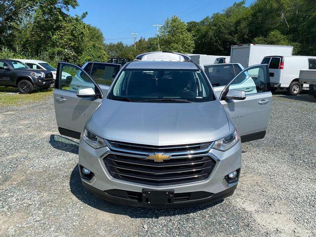 Photo of 2019 Silver Ice Metallic Chevrolet Traverse