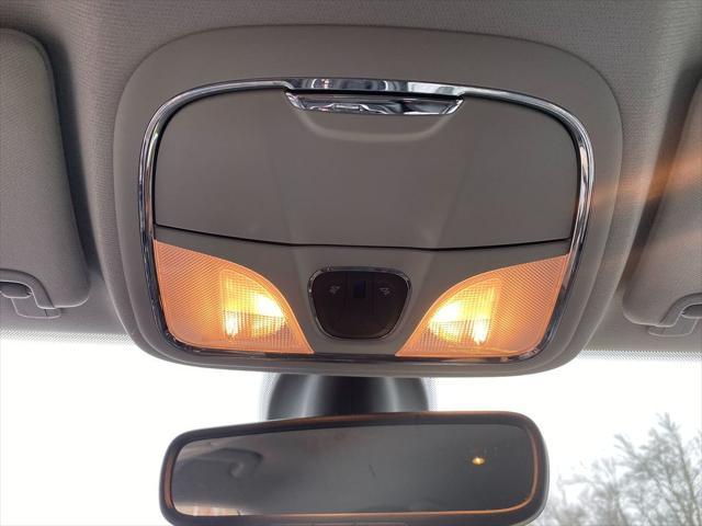 Photo of 2020 Granite Crystal Metallic Clearcoat Jeep Cherokee