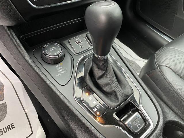 Photo of 2020 Granite Crystal Metallic Clearcoat Jeep Cherokee