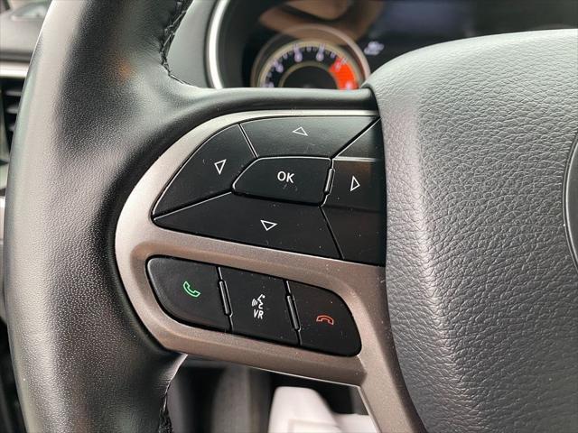 Photo of 2020 Granite Crystal Metallic Clearcoat Jeep Cherokee