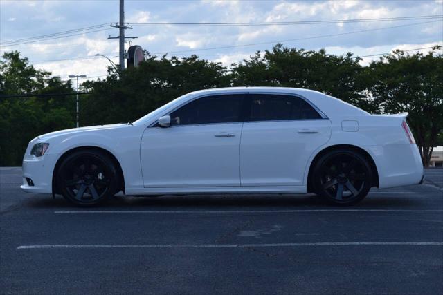 Photo of 2013 Off White Chrysler 300
