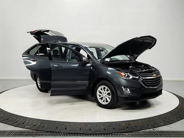 Photo of 2019 Nightfall Gray Metallic Chevrolet Equinox
