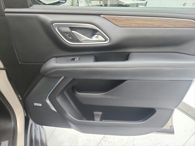 Photo of 2021 Empire Beige Metallic Chevrolet Suburban