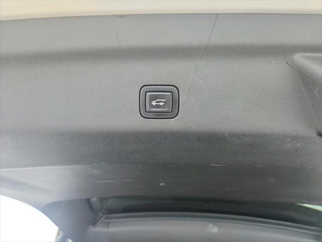 Photo of 2021 Empire Beige Metallic Chevrolet Suburban