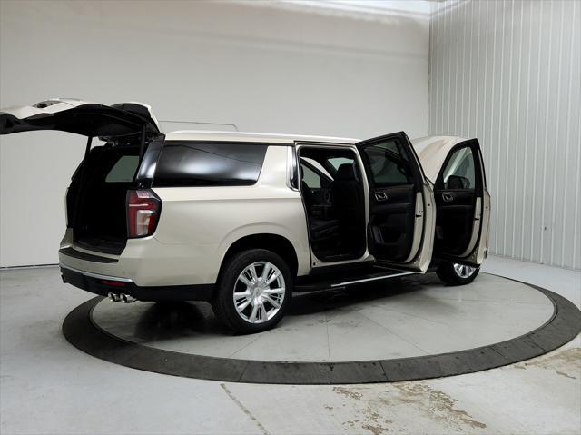 Photo of 2021 Empire Beige Metallic Chevrolet Suburban