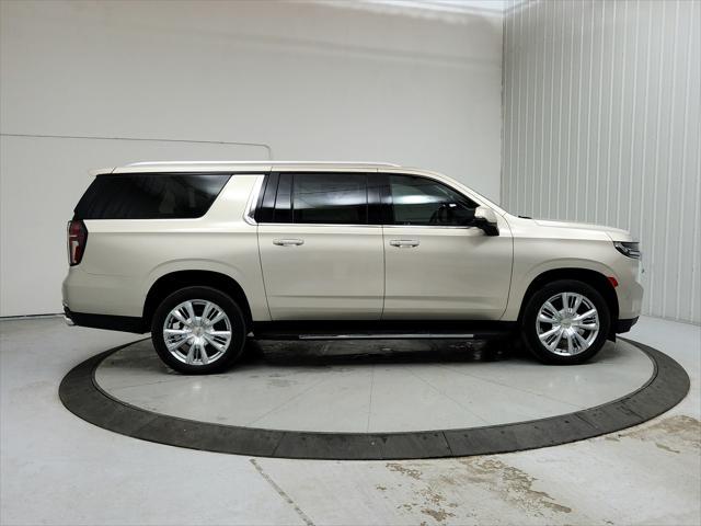 Photo of 2021 Empire Beige Metallic Chevrolet Suburban