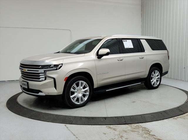 Photo of 2021 Empire Beige Metallic Chevrolet Suburban