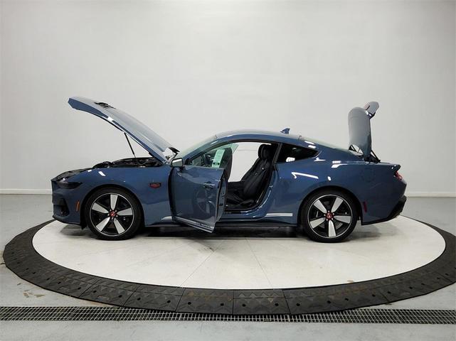 Photo of 2025 VAPOR BLUE METALLIC Ford Mustang