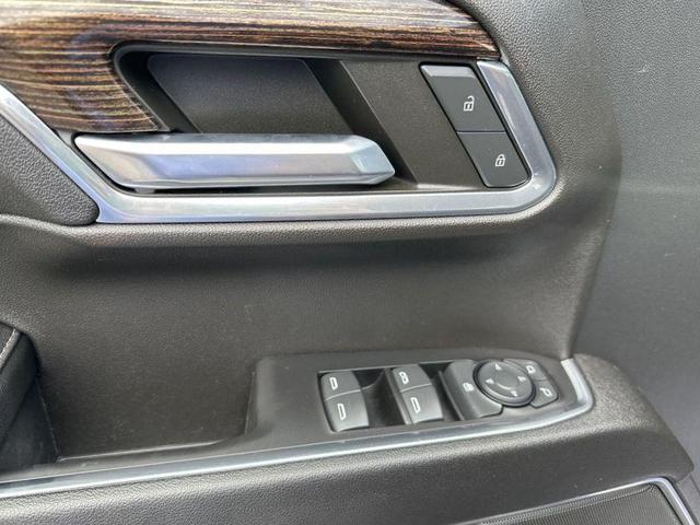 Photo of 2023 Black GMC Sierra 1500