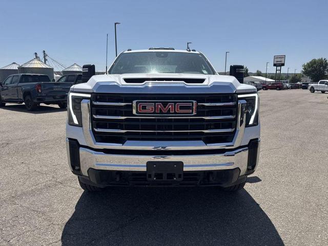 Photo of 2024 White GMC Sierra 3500