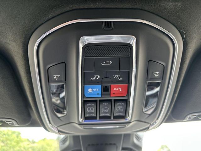 Photo of 2025 Silver Zynith Clearcoat Jeep Wagoneer S