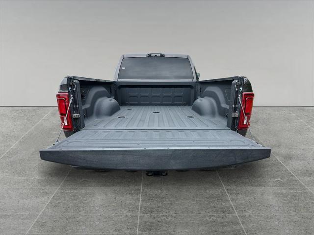 Photo of 2025 Granite Crystal Metallic Clearcoat RAM 2500
