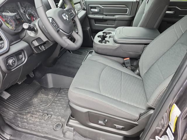 Photo of 2025 Granite Crystal Metallic Clearcoat RAM 2500