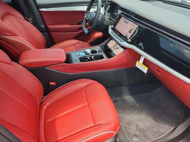 Photo of 2025 Diamond Black Crystal Pearlcoat Jeep Wagoneer S