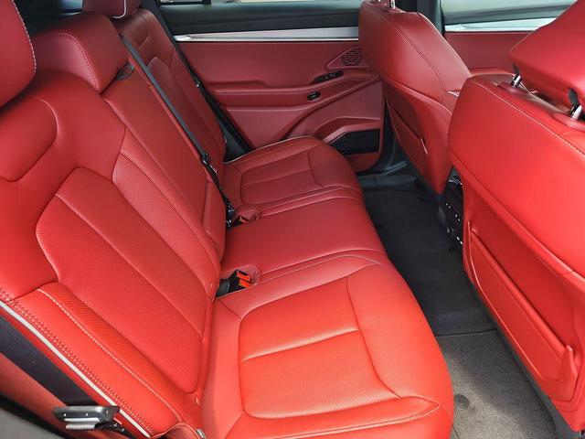 Photo of 2025 Diamond Black Crystal Pearlcoat Jeep Wagoneer S