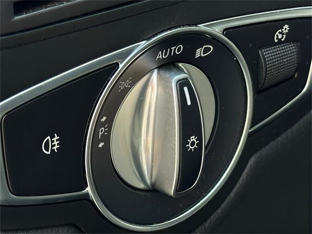 Photo of 2021 Polar White Mercedes-Benz GLC 300