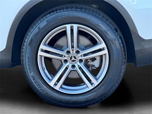 Photo of 2021 Polar White Mercedes-Benz GLC 300
