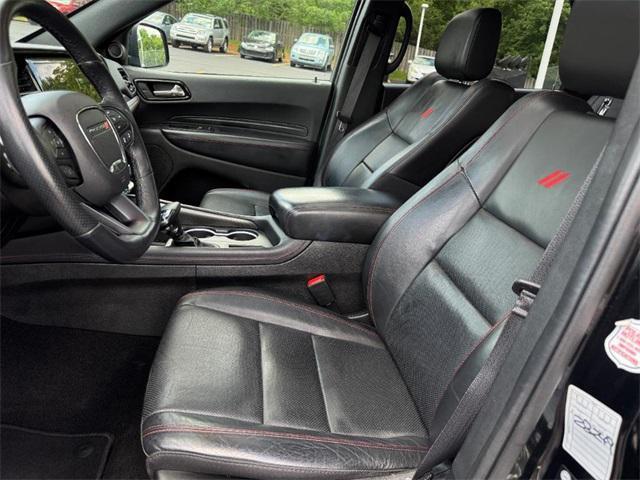 Photo of 2023 DB Black Crystal Clearcoat Dodge Durango