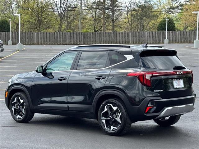 Photo of 2024 Fusion Black Kia Seltos