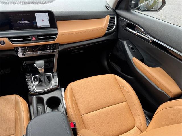 Photo of 2024 Fusion Black Kia Seltos