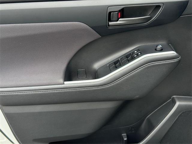 Photo of 2023 Pear Toyota Highlander