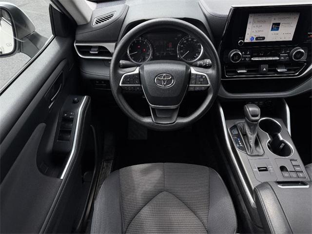 Photo of 2023 Pear Toyota Highlander