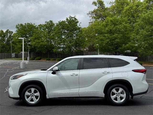 Photo of 2023 Pear Toyota Highlander