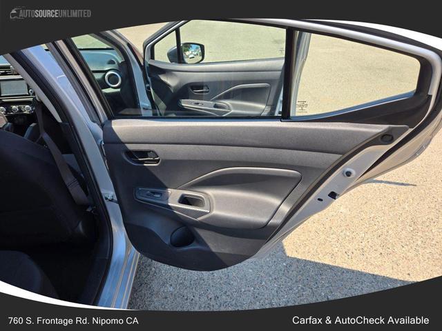 Photo of 2021 Brilliant Silver Metallic Nissan Versa