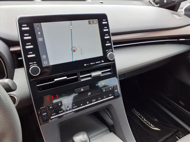 Photo of 2019 White Toyota Avalon