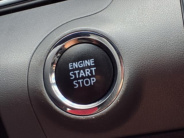 Photo of 2019 White Toyota Avalon