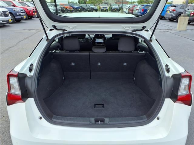 Photo of 2021 White Toyota Prius