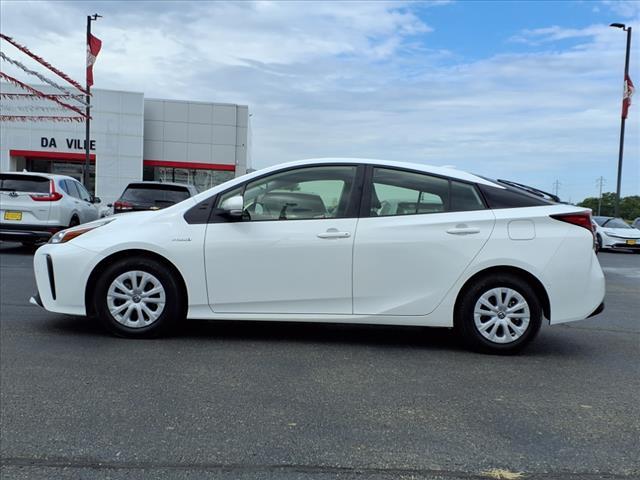 Photo of 2021 White Toyota Prius