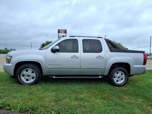 Photo of 2010 Silver Chevrolet Avalanche