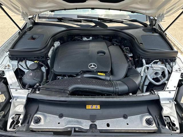 Photo of 2022 White Mercedes-Benz GLC 300