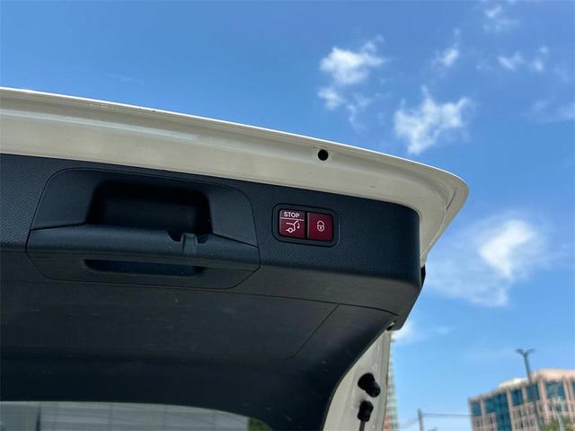 Photo of 2022 White Mercedes-Benz GLC 300