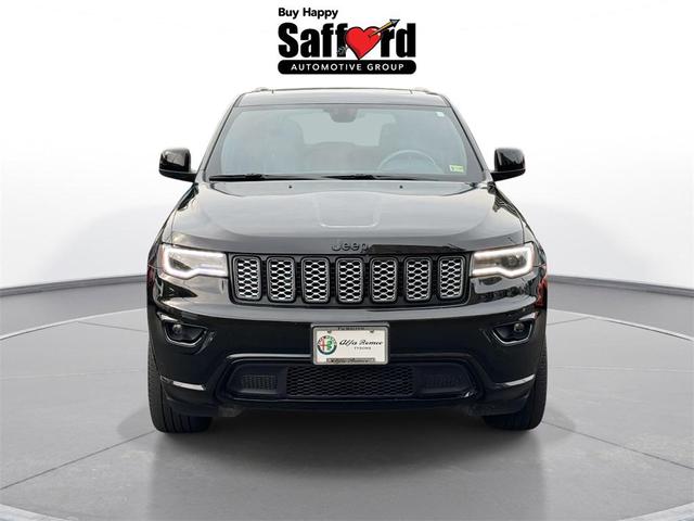 Photo of 2020 Diamond Black Crystal Pearlcoat Jeep Grand Cherokee
