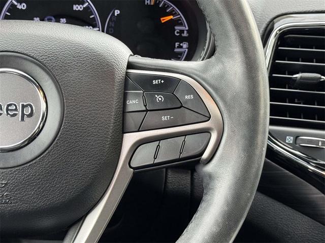Photo of 2020 Diamond Black Crystal Pearlcoat Jeep Grand Cherokee