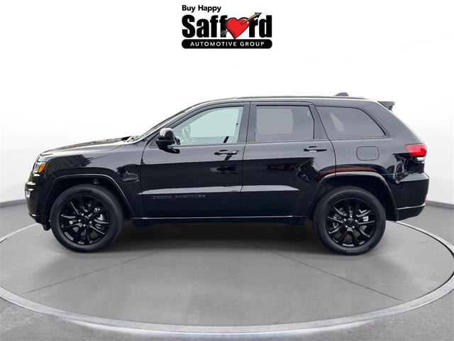 Photo of 2020 Diamond Black Crystal Pearlcoat Jeep Grand Cherokee