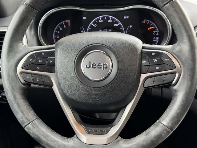 Photo of 2020 Diamond Black Crystal Pearlcoat Jeep Grand Cherokee
