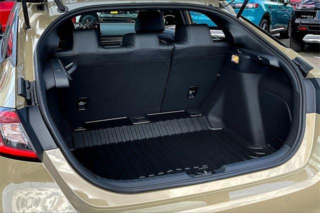 Photo of 2025 Sand Dune Honda Civic Hybrid