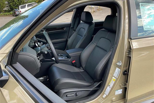 Photo of 2025 Sand Dune Honda Civic Hybrid